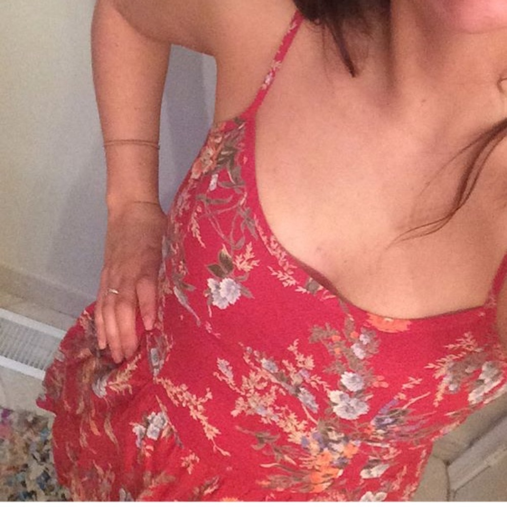 Red floral sun dress ❤️🌻